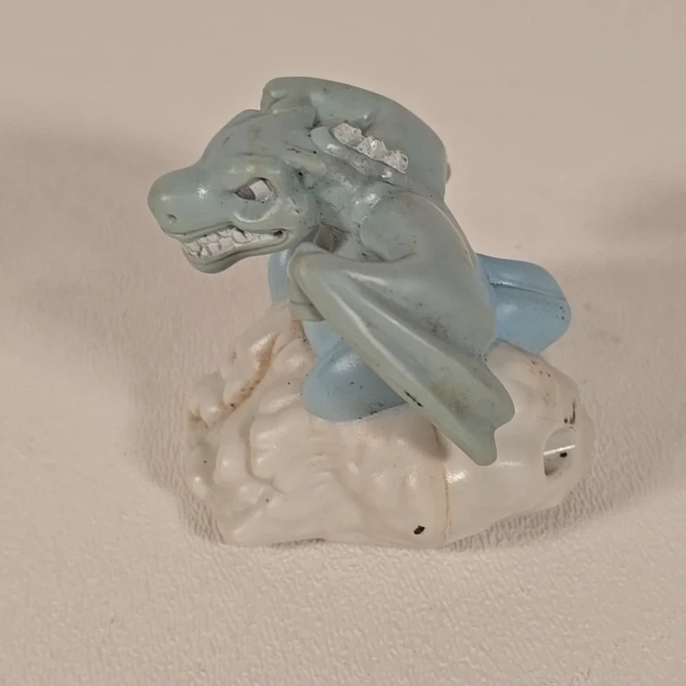 1996 Winged‎ Dragon Guardian Of The Fortress #1 2